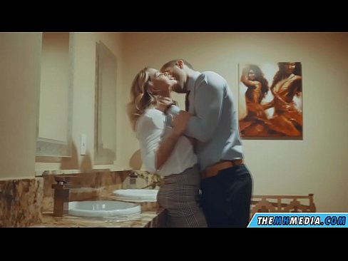 ❤️ ໃນເວລາທີ່ຜິວເນື້ອສີຂາວ busty seduces ທ່ານຢູ່ໃນຫ້ອງນ້ໍາສາທາລະນະ ວິດີໂອທາງຮູທະວານ ຢູ່ພວກເຮົາ